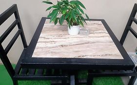 Casa Erelle -1 Bedroom Guest House W/ Modern Kubo